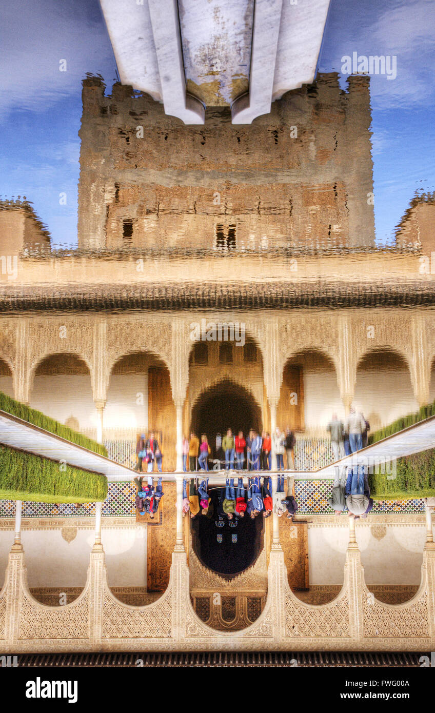 Stagno in Nasrid Palace - parte del complesso Alhambra di Granada, Spagna. Foto Stock