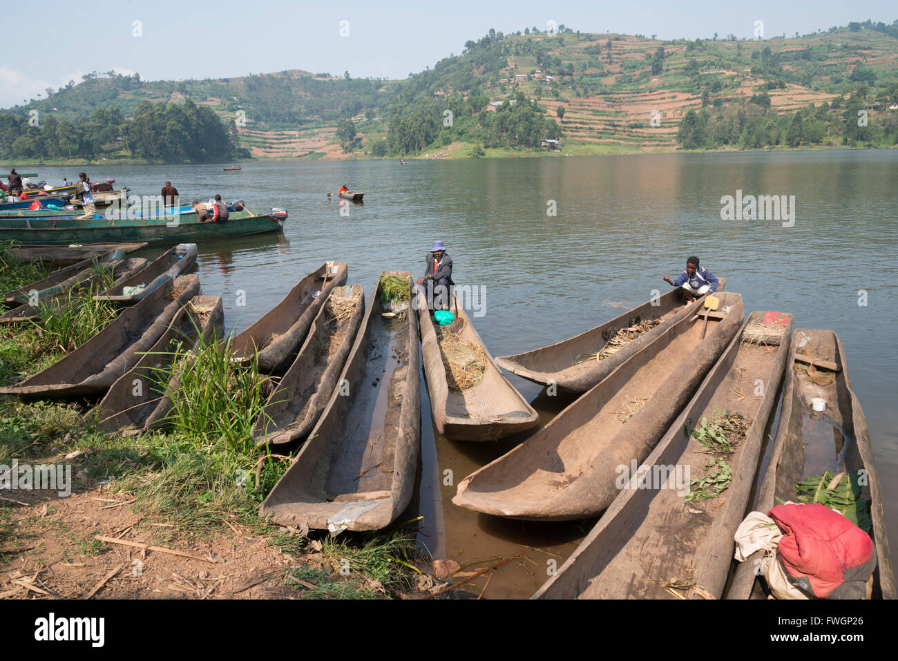 Barca in atterraggio a terraferma, Lago bunyonyi e, Uganda, Africa orientale Foto Stock