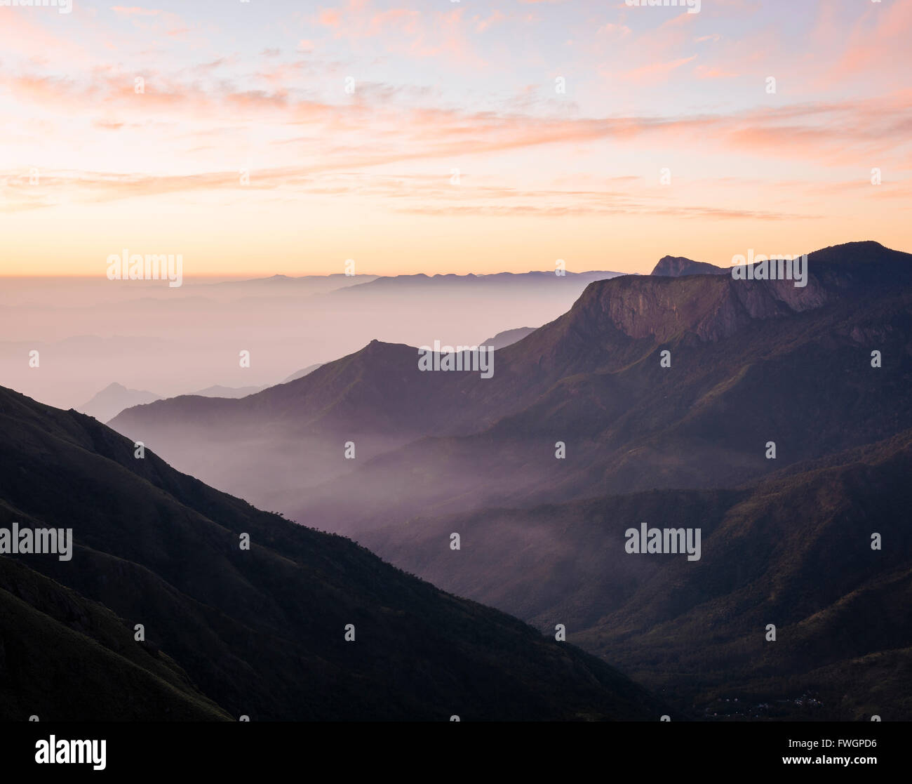 Luce di alba dalla stazione superiore, Kerala, India, Asia del Sud Foto Stock