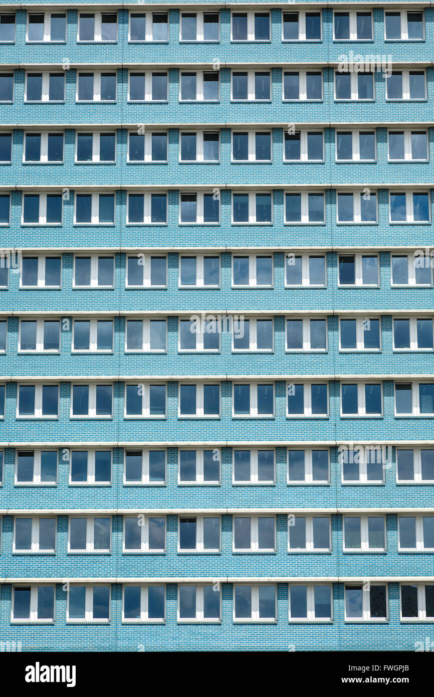 Architettura stalinista di edificio di appartamenti in Karl Marx Allee, Friedrichshain di Berlino, Germania, Europa Foto Stock
