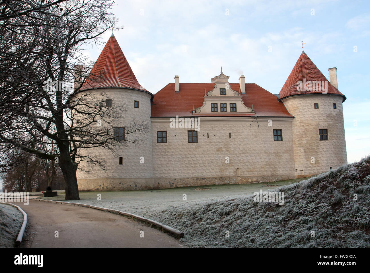 Il castello di Bauska rappresenta un esempio di architettura militare nel periodo dal XV al XVII secolo. Foto Stock