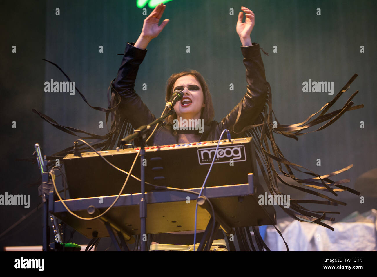 Milano Italia. Il 12 giugno 2016. L'ucraino-nato la musica pop inglese gruppo Bloom gemelli si esibisce dal vivo sul palco a Assago Arena estiva apertura della mostra dei Duran Duran Credito: Rodolfo Sassano/Alamy Live News Foto Stock