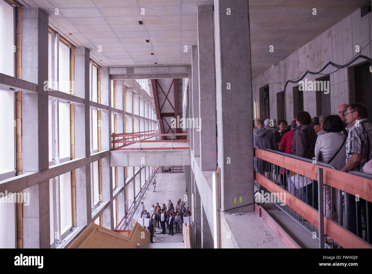 Giorno del cantiere aperto a visitare le opere corsi. Humboldt Forum.Le persone che visitano il castello. Foto Stock