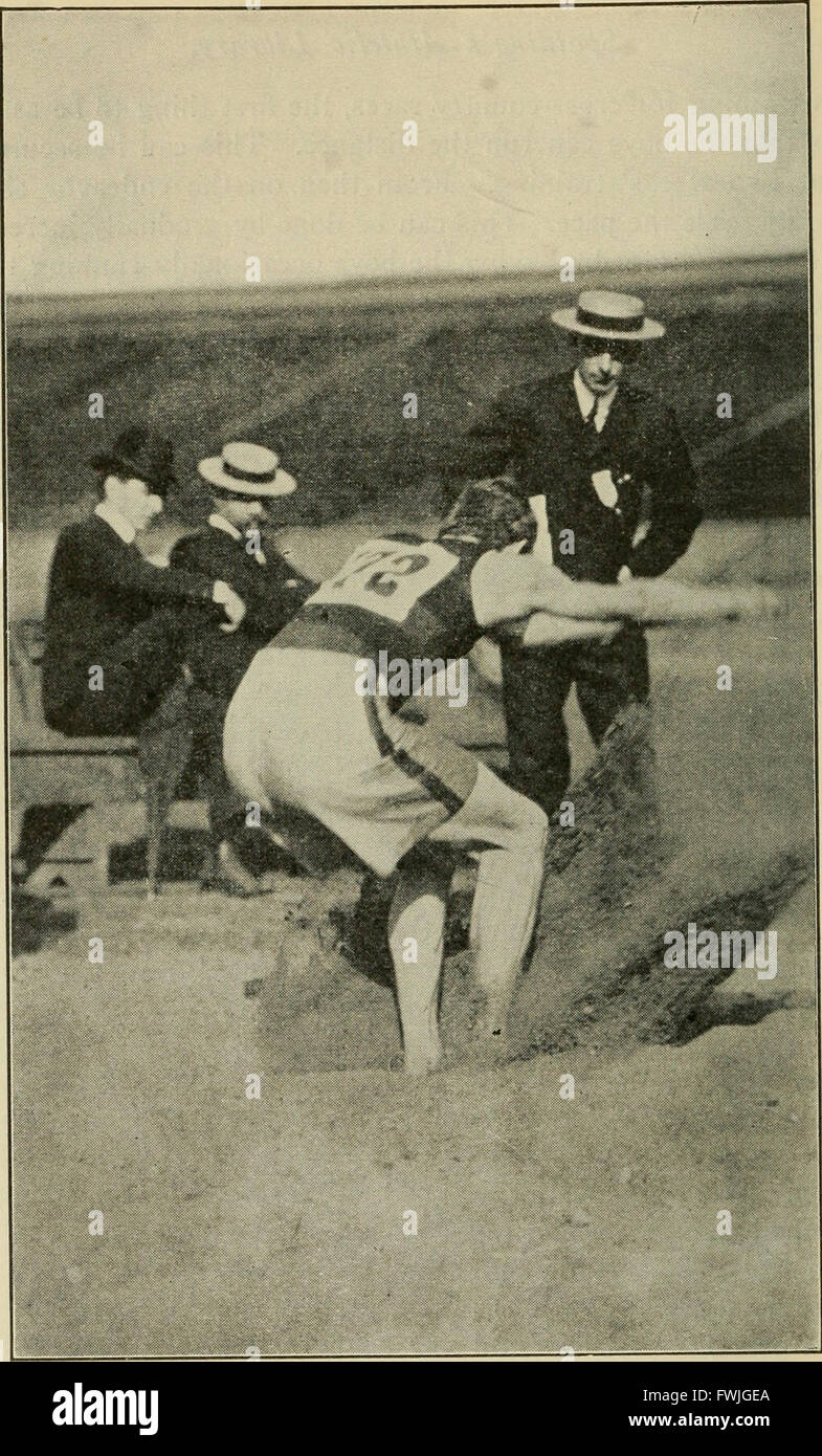 La preparazione atletica per i ragazzi della scuola (1910) Foto Stock