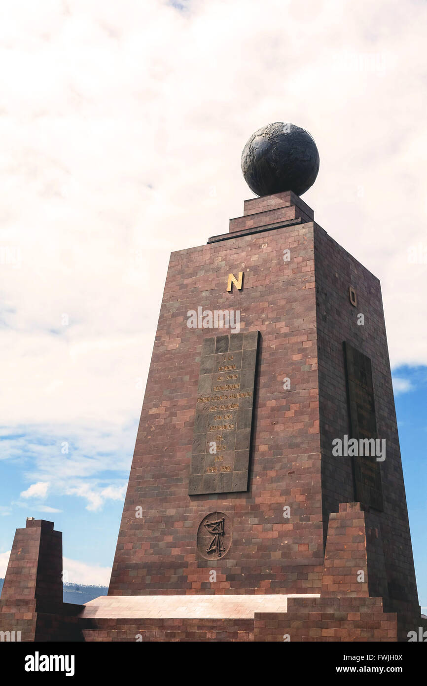 Centro del Mondo, Mitad del Mundo, a circa trenta metri monumento, Sud America Foto Stock