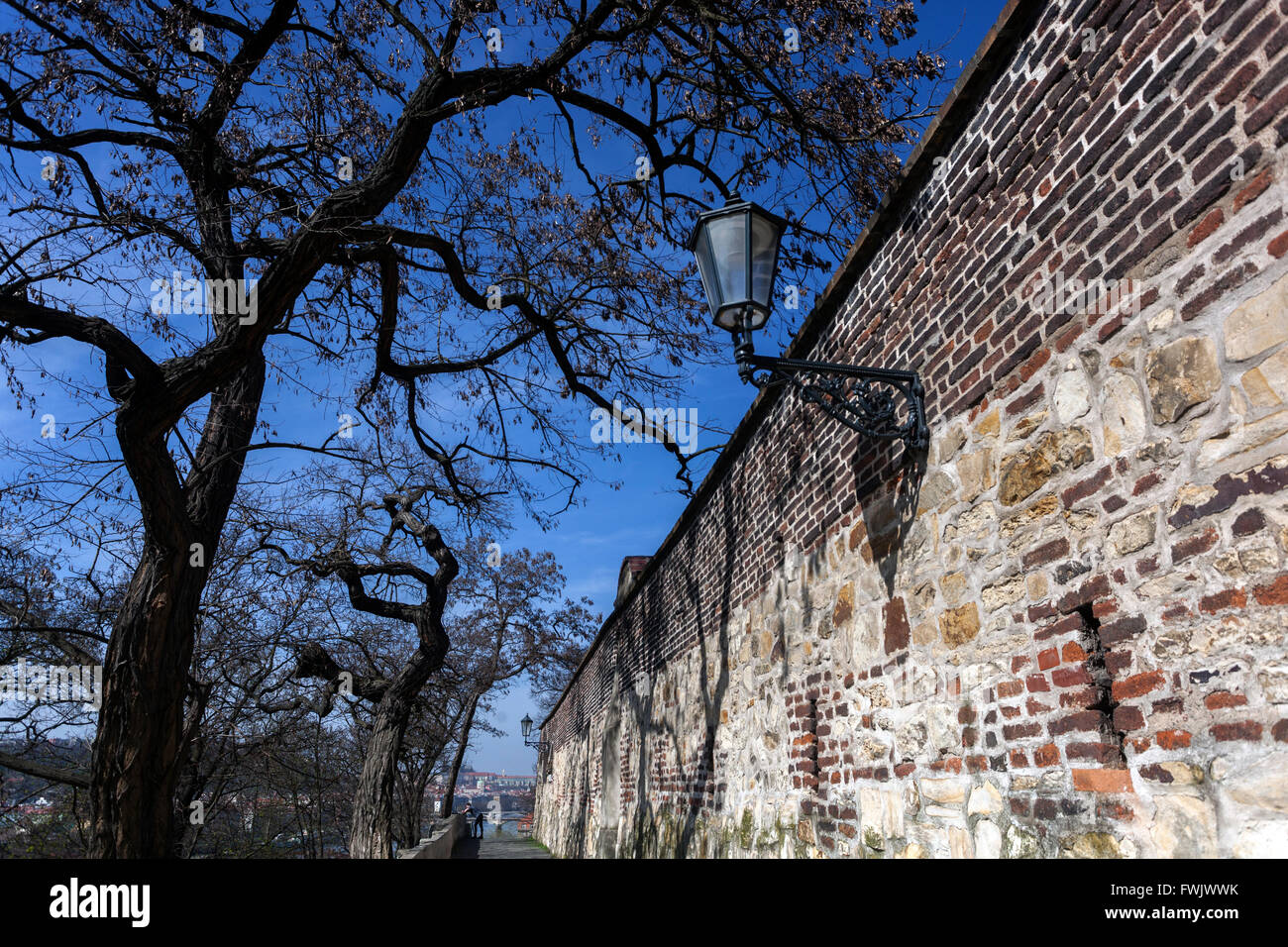 Fortificazioni e mura difensive, Castello di Vysehrad Praga, Repubblica Ceca Foto Stock