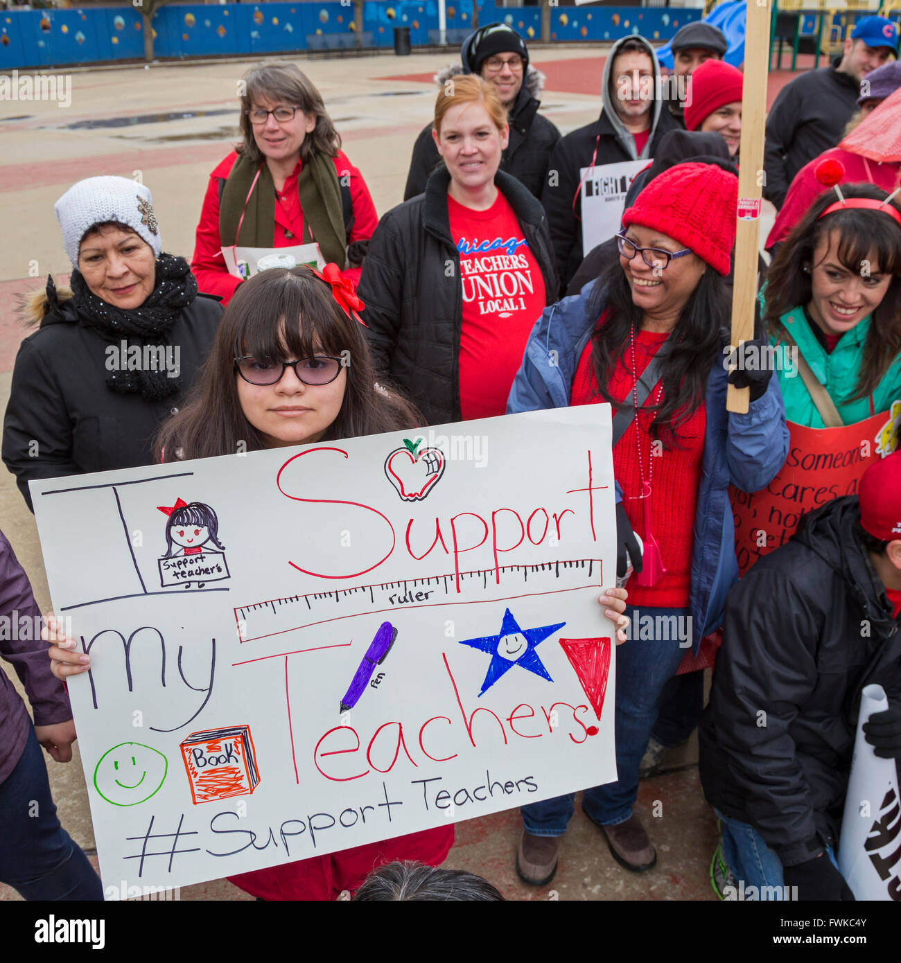 Chicago, Illinois - Membri del Chicago insegnanti Unione sciopero per un aumento dei finanziamenti per la città di scuole pubbliche. Foto Stock