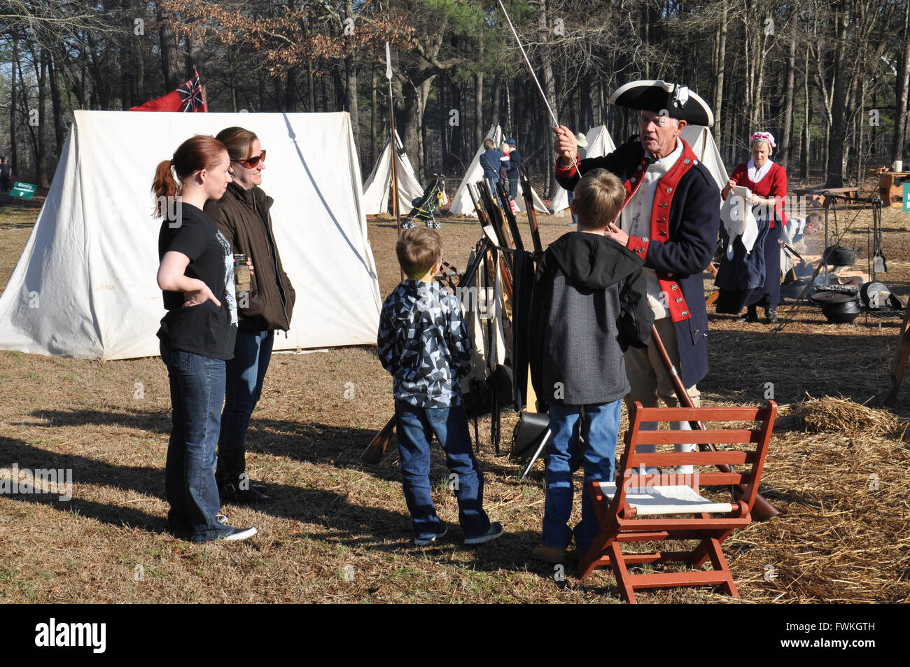 Un moschetto dimostrazione a una guerra rivoluzionaria americana rievocazione storica in Cowpens Carolina del Sud. Foto Stock