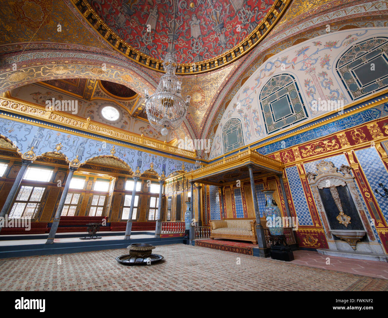 Camera interna dell'Harem nel palazzo Topkapi (Topkapı Sarayı) ad Istanbul in Turchia Foto Stock