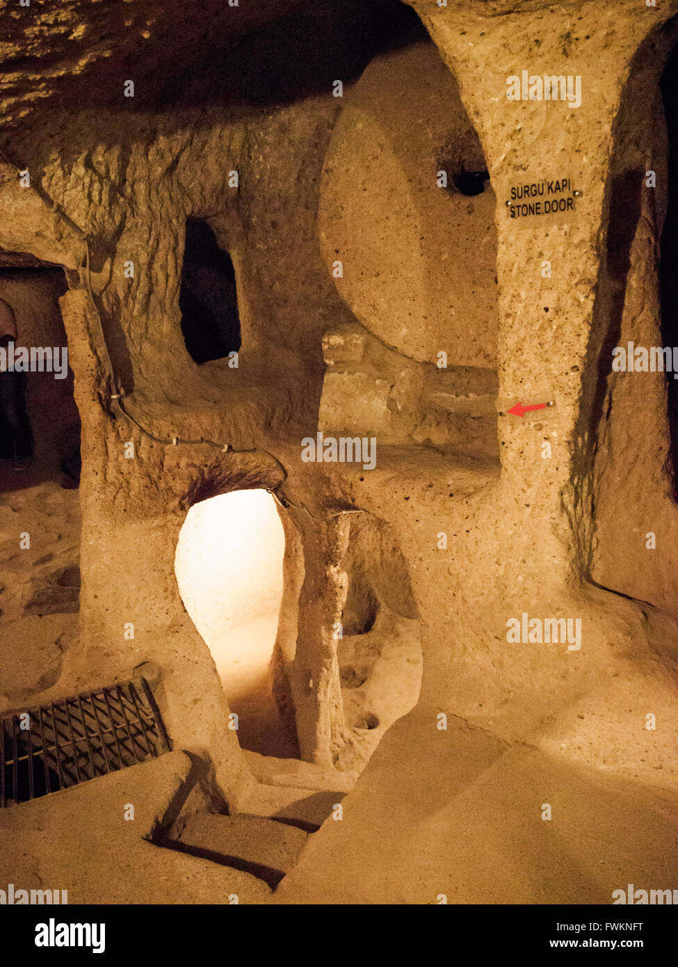 Antica Città sotterranea (usato come rifugio nei momenti di pericolo) a Kaymaklı, Cappadocia, Turchia Foto Stock