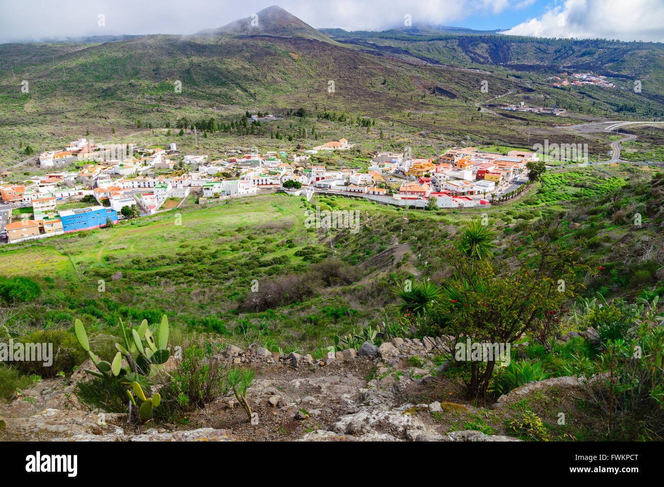 Si affacciano su vista sul Camino de la Virgen de Lourdes e Santiago del Teide Tenerife, Spagna Foto Stock