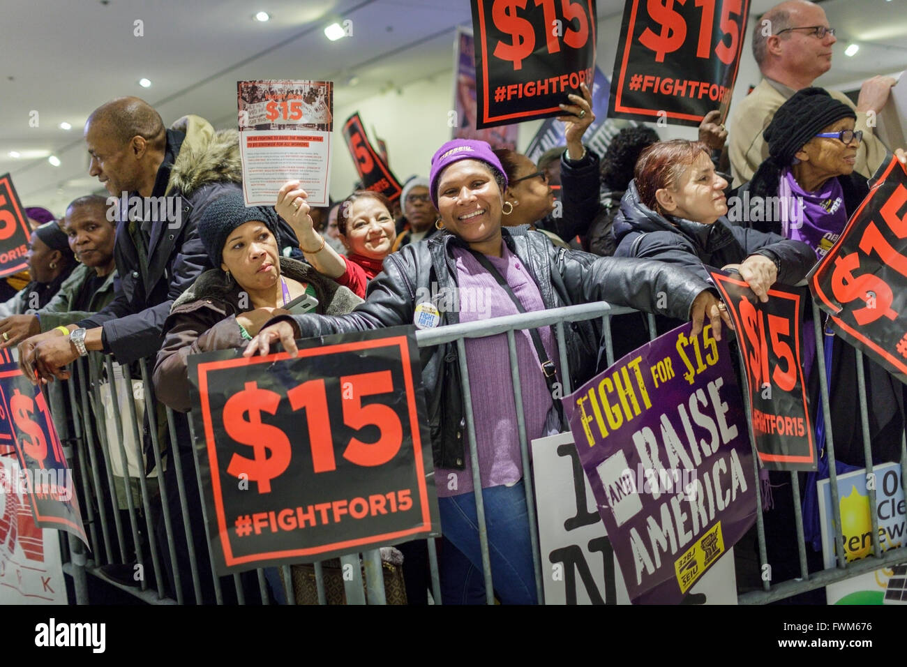 Protesta per sollevare il minimo di wag a $15 all'ora, Albany, New York, USA, Gennaio 2016. Foto Stock