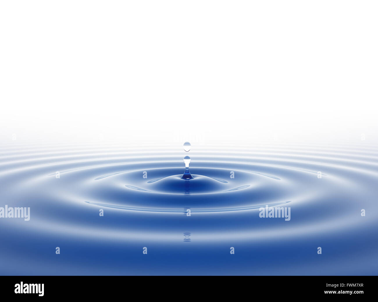 Blu chiaro goccia d'acqua e di ondulazioni Foto Stock