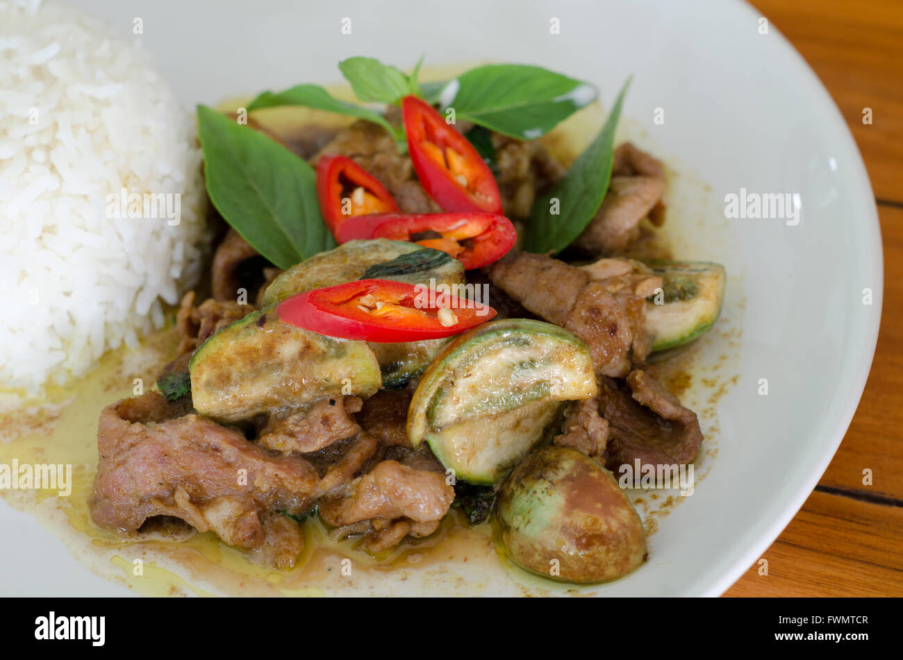 Stir-fried curry verde con carne di maiale Foto Stock