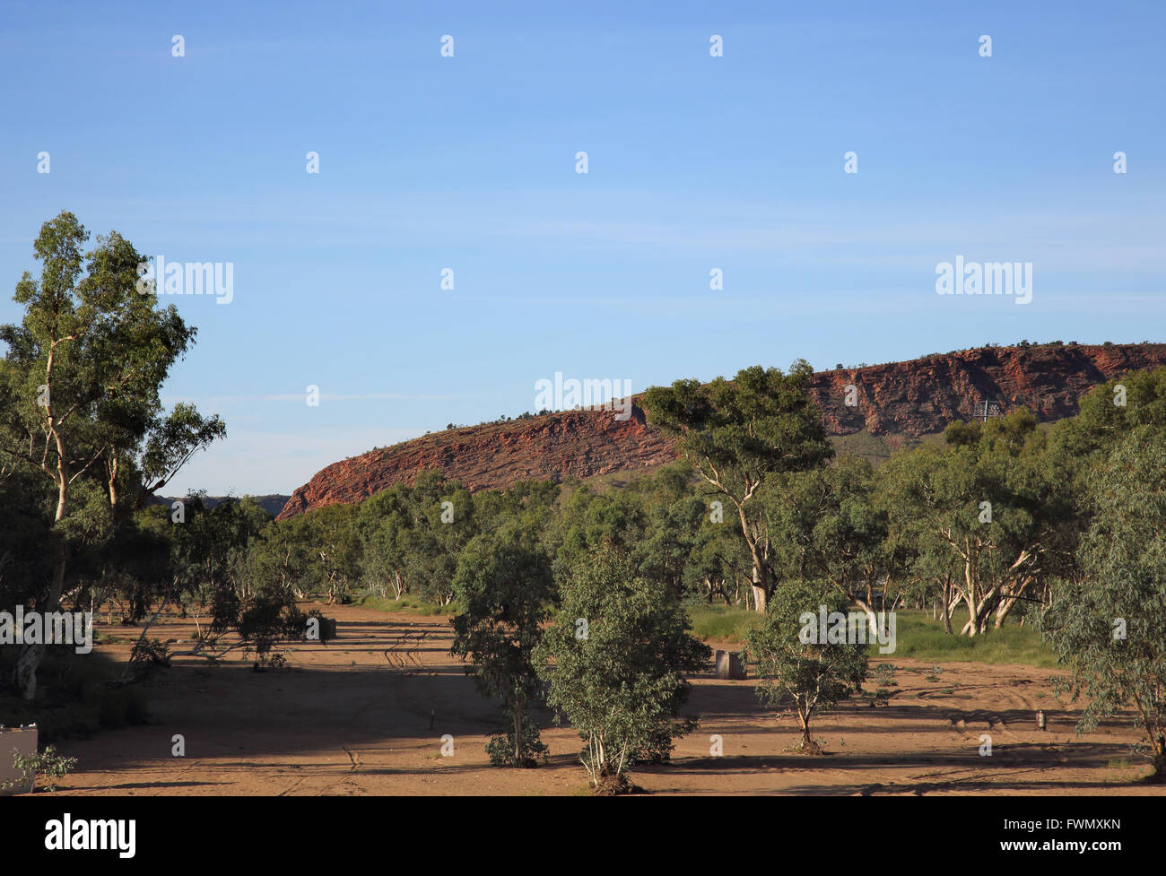 Prosciugato il fiume Todd in alice springs nel territorio settentrionale dell'australia Foto Stock