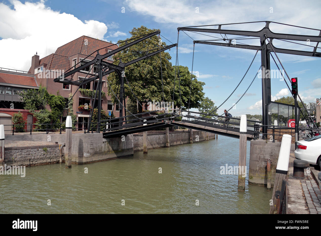 Un doppio swipe (bilanciato) ponte a Dordrecht, South Holland, Paesi Bassi. Foto Stock
