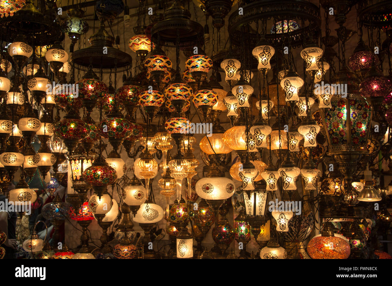 Lampade in un bazar Foto Stock