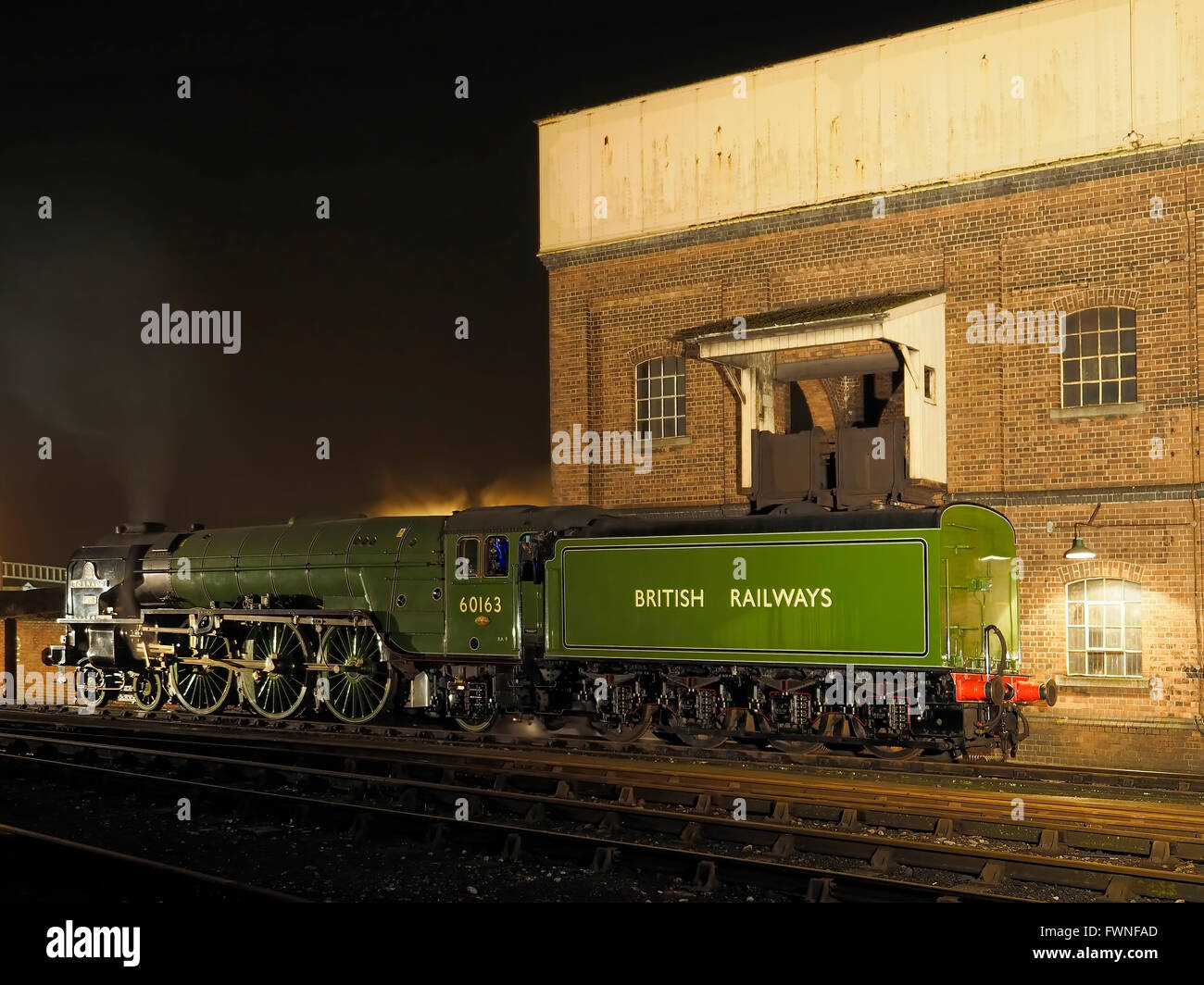 Il motore passo a didcot patrimonio centro ferroviario con pacifico peppe 60163 A1 classe motore locomotiva Foto Stock