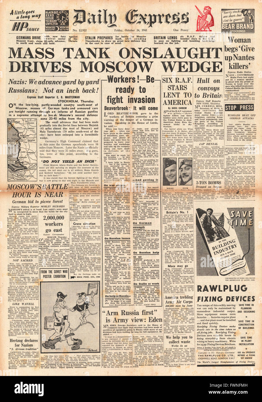 1941 front page Daily Express carri armati tedeschi ATTENTATO MOSCA Foto Stock