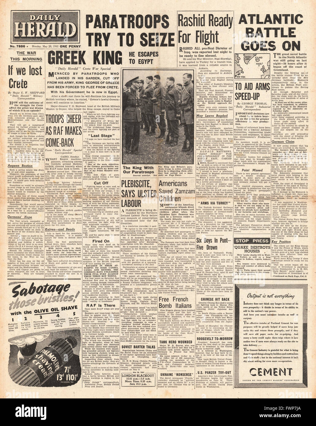 1941 front page Daily Herald battaglia per la Creta e la Royal Navy piani siluro corazzata Bismark Foto Stock