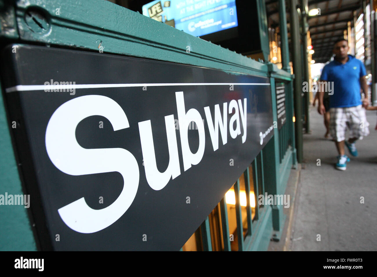 La metropolitana di New York City, NY, il 9 luglio 2013. Foto Stock