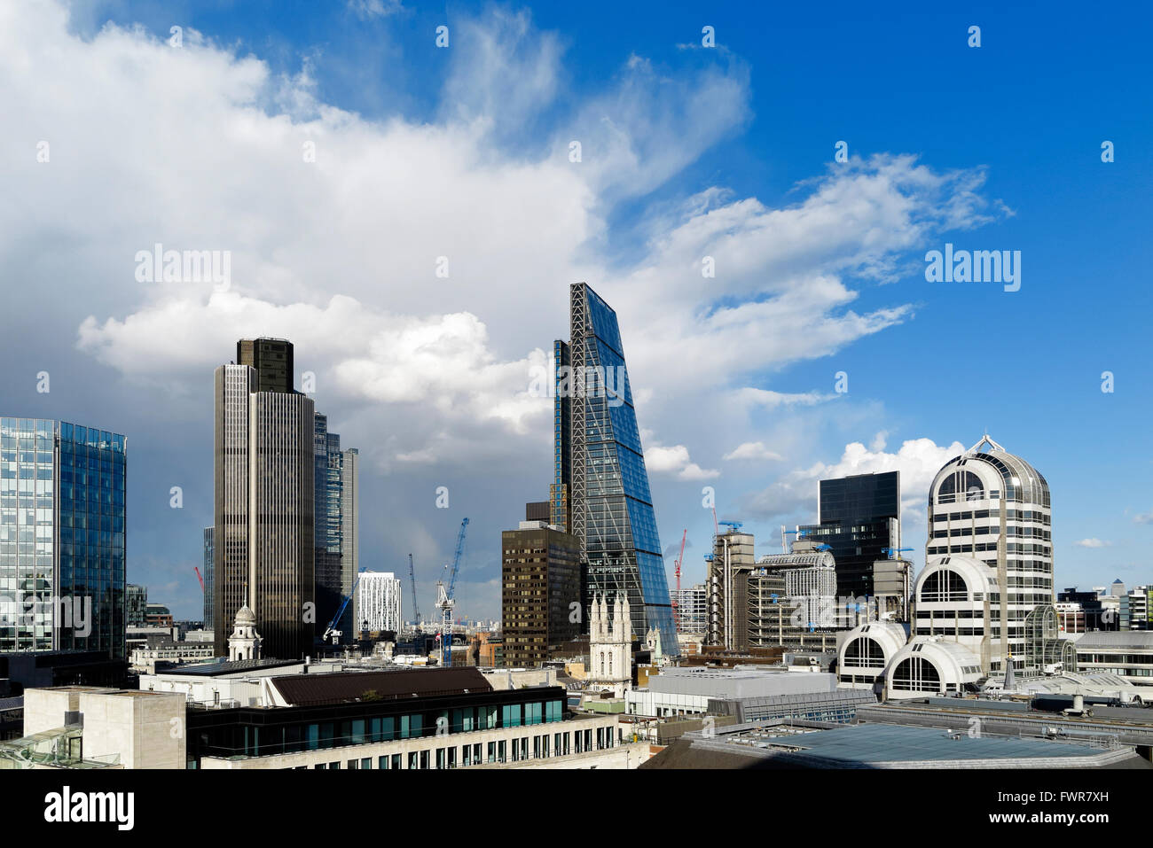 City of London financial district skyline con edifici iconici: Borsa, torre 42, Cheesegrater, 20 Gracechurch Street Foto Stock