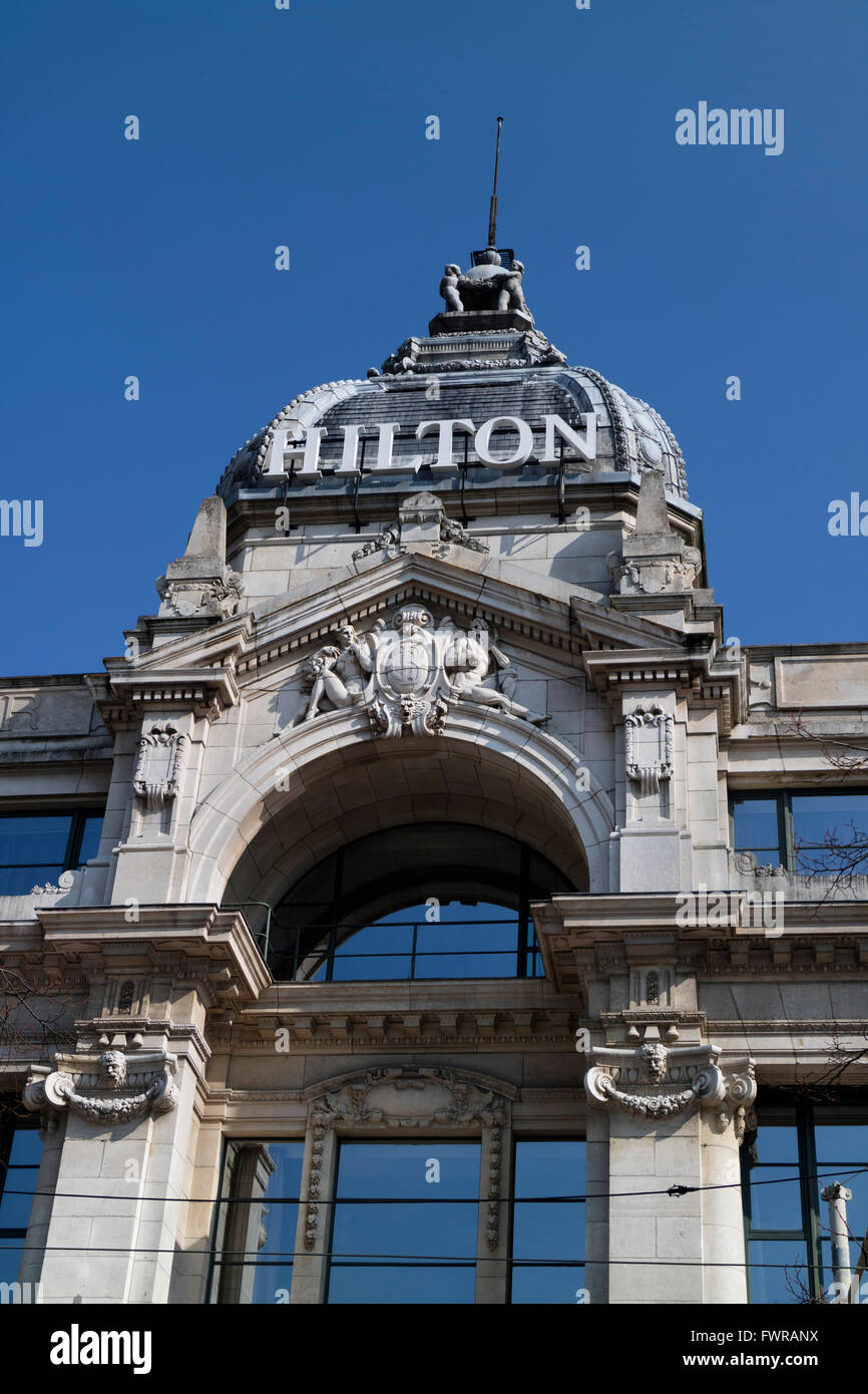 La facciata dell'hotel Hilton sulla Groenplaats di Anversa Foto Stock