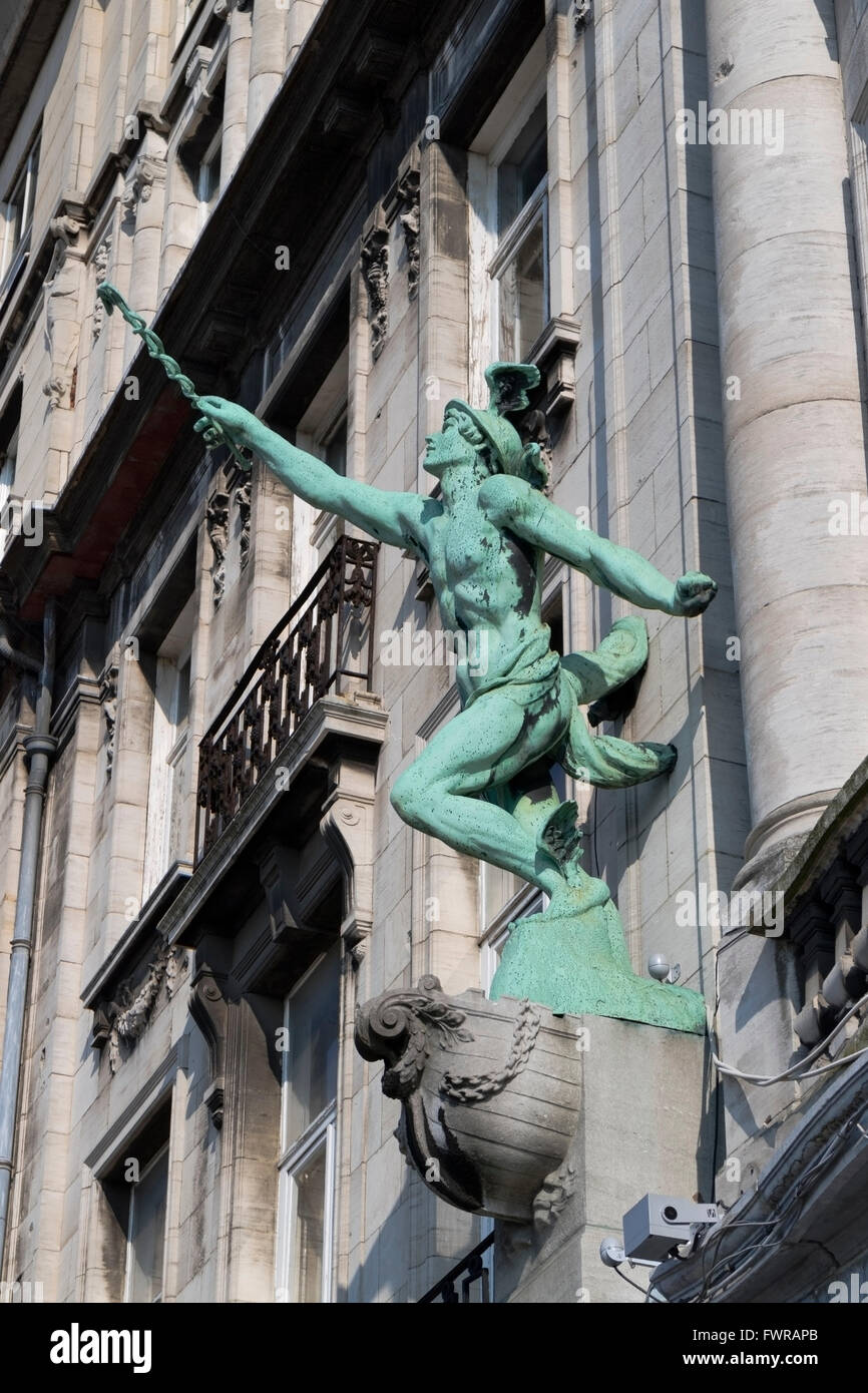 Statua sulla Hansahuis sul Suikerrui ad Anversa, in Belgio Foto Stock