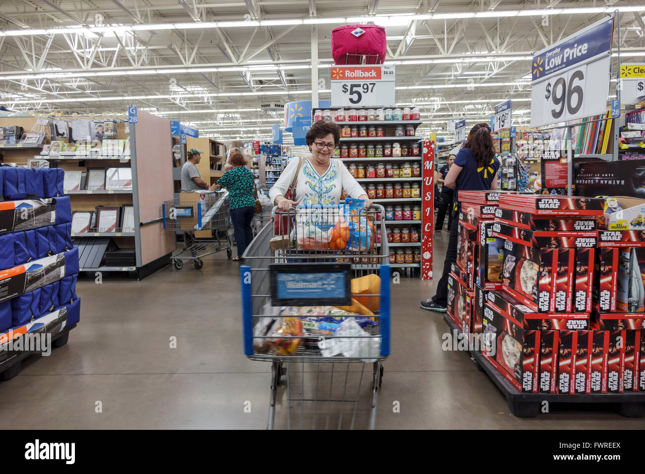 Miami Florida, shopping shopper shopping negozi di mercato mercati di mercato di acquisto di vendita, negozi al dettaglio negozi business business business, Walmart, sconto Foto Stock