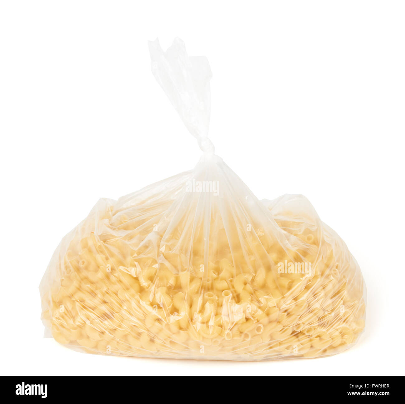 La pasta in plastica avvolto pack isolato su bianco Foto Stock