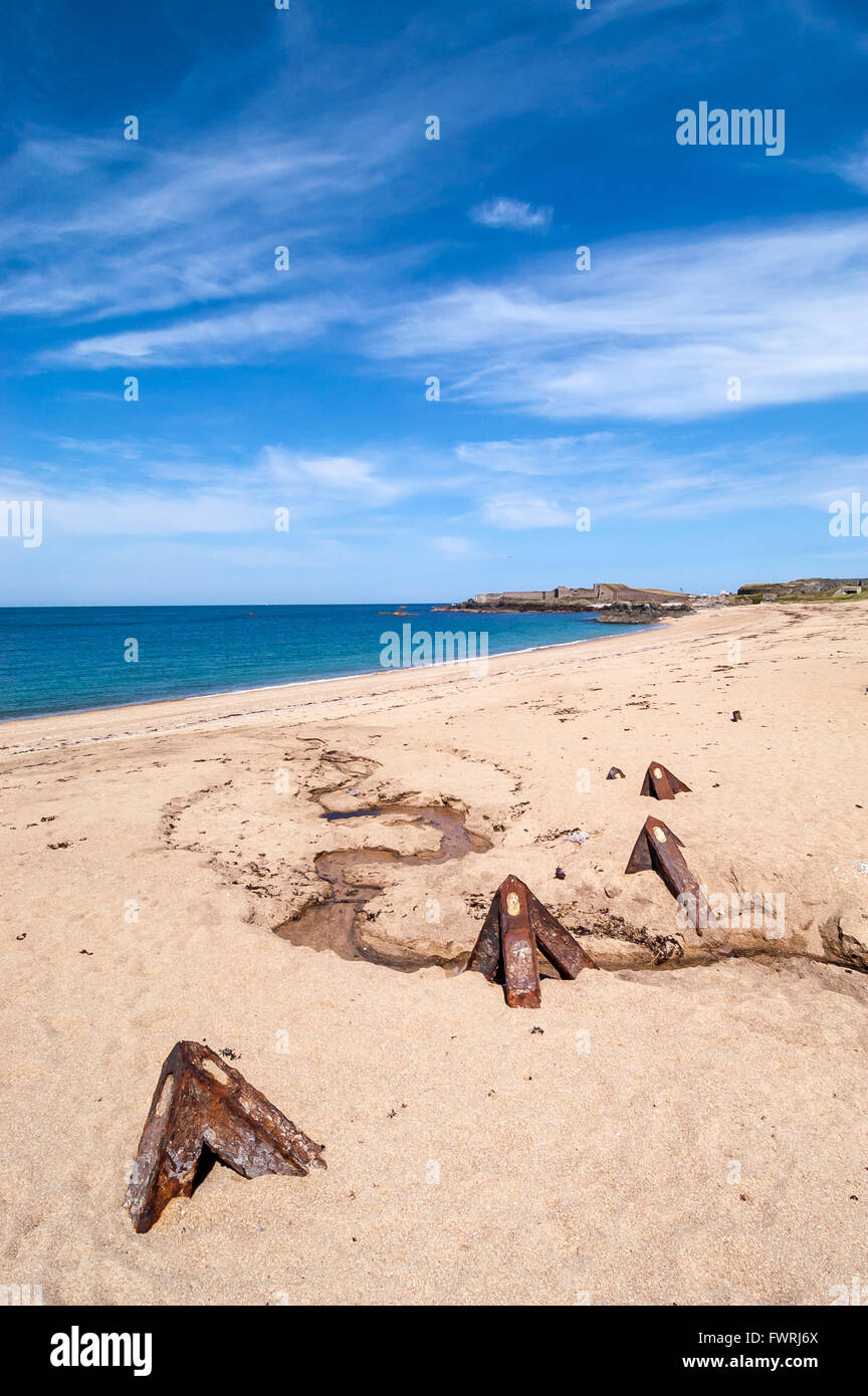 Il tedesco durante la Seconda Guerra Mondiale le difese di spiaggia, parte di Hitler Atlantic Wall, ancora in luogo dell'isola di Alderney. Foto Stock