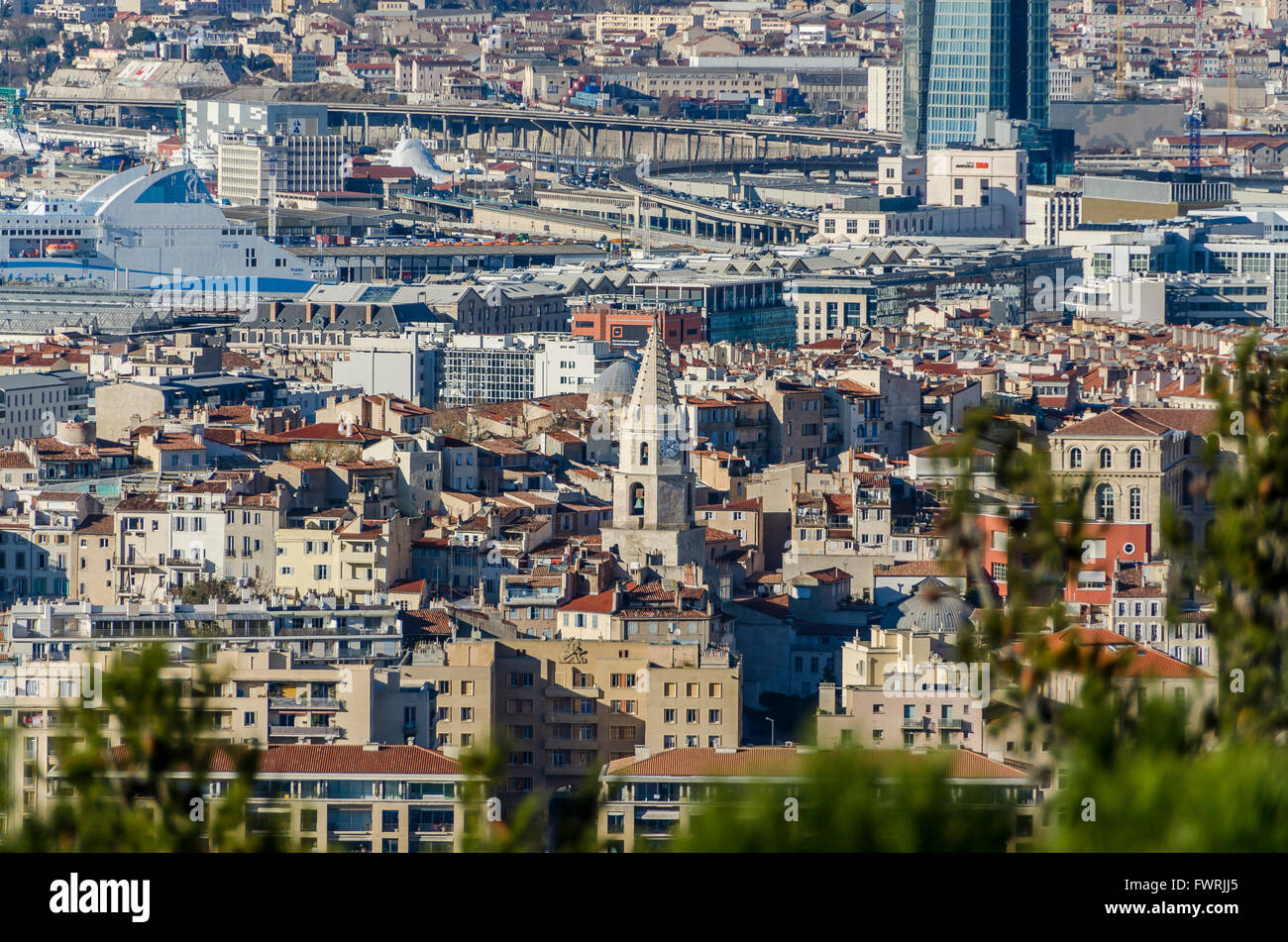 LA JOLIETTE, LE PORT ET LA TOUR CGM, MARSIGLIA, BDR 13 FRANCIA Foto Stock