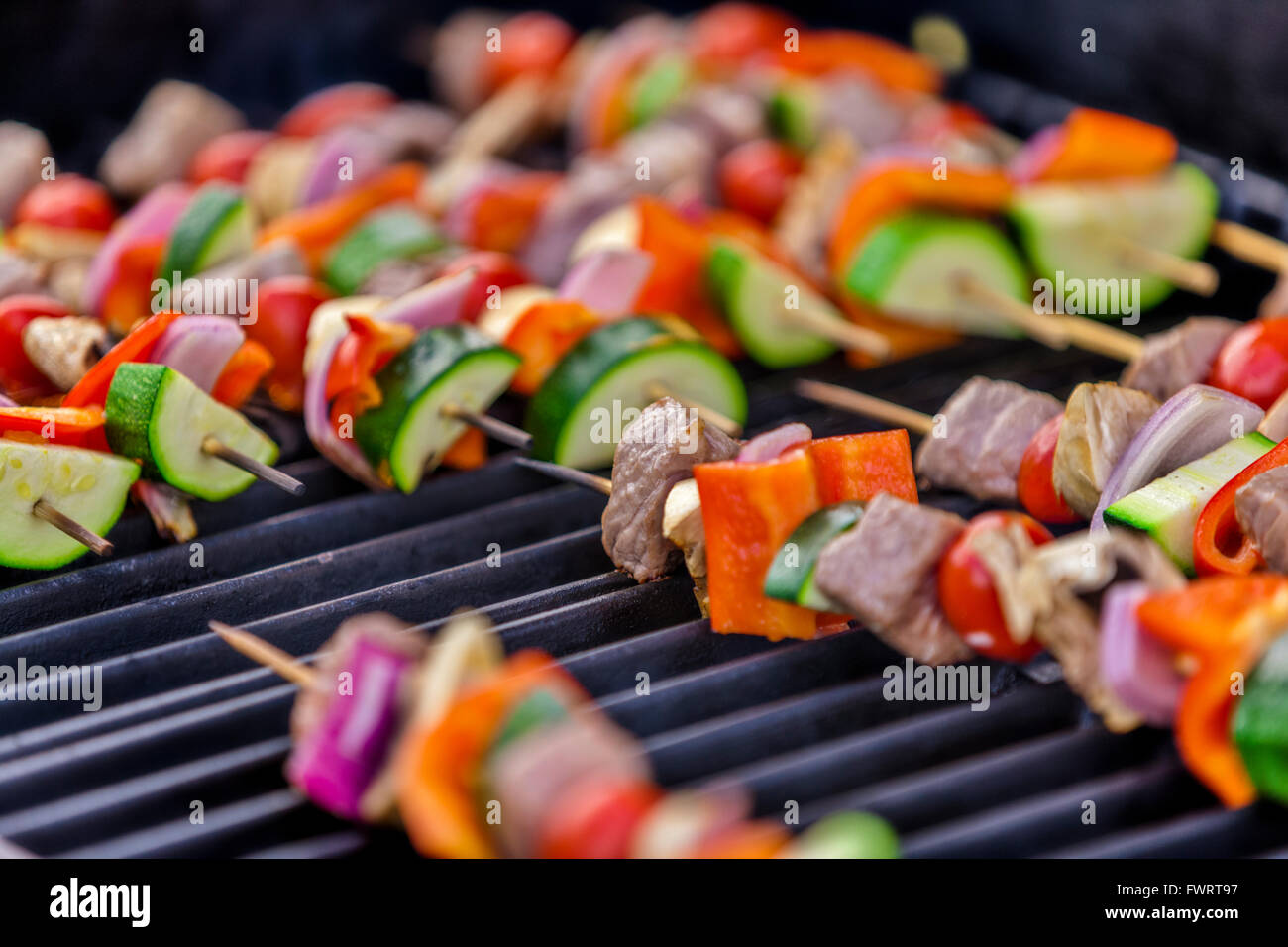 Shish kebobs sulla griglia Foto Stock