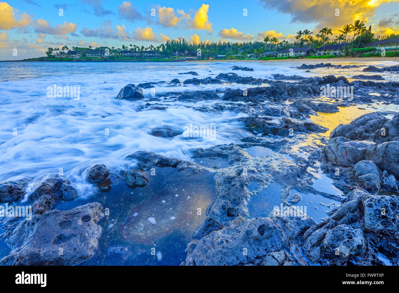 Onde sulla spiaggia a Maui Foto Stock