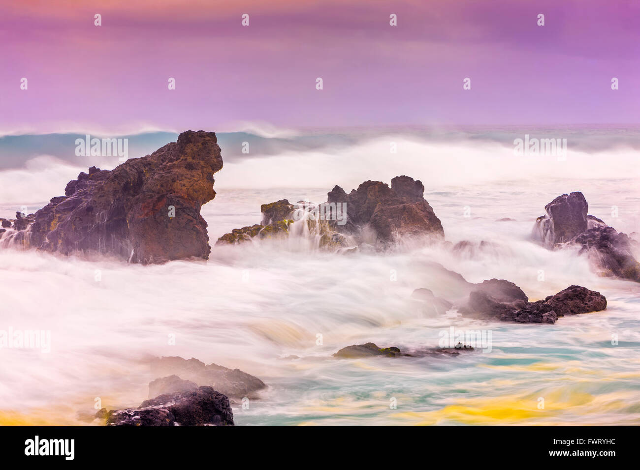 Onde sulla spiaggia a Maui Foto Stock