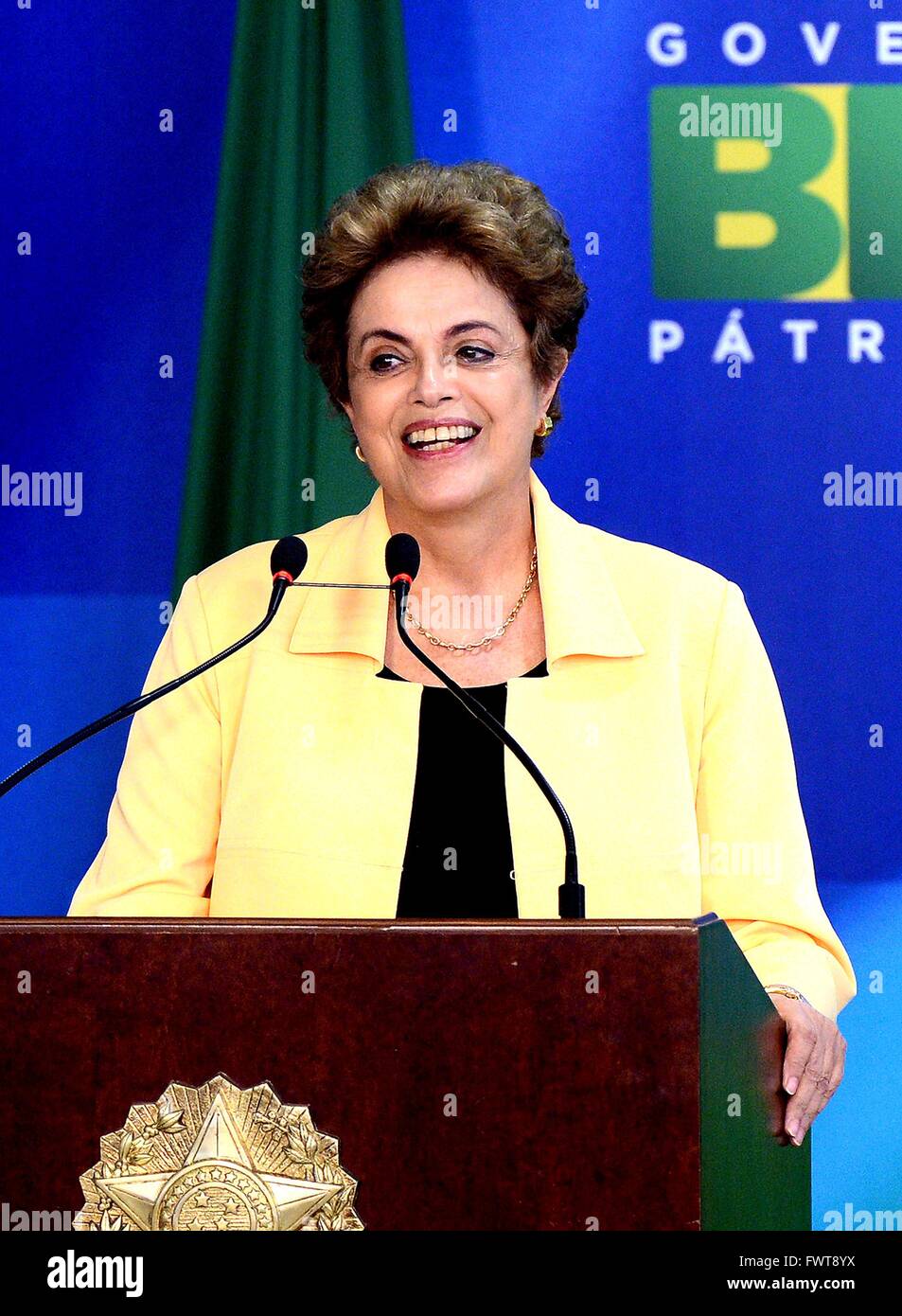 Il Presidente brasiliano Dilma Rousseff durante un evento educativo al Planalto palazzo presidenziale Aprile 5, 2016 a Brasilia, Brasile. Rousseff è in lotta per la sua vita politica come un enorme scandalo di corruzione travolge la sua amministrazione. Foto Stock