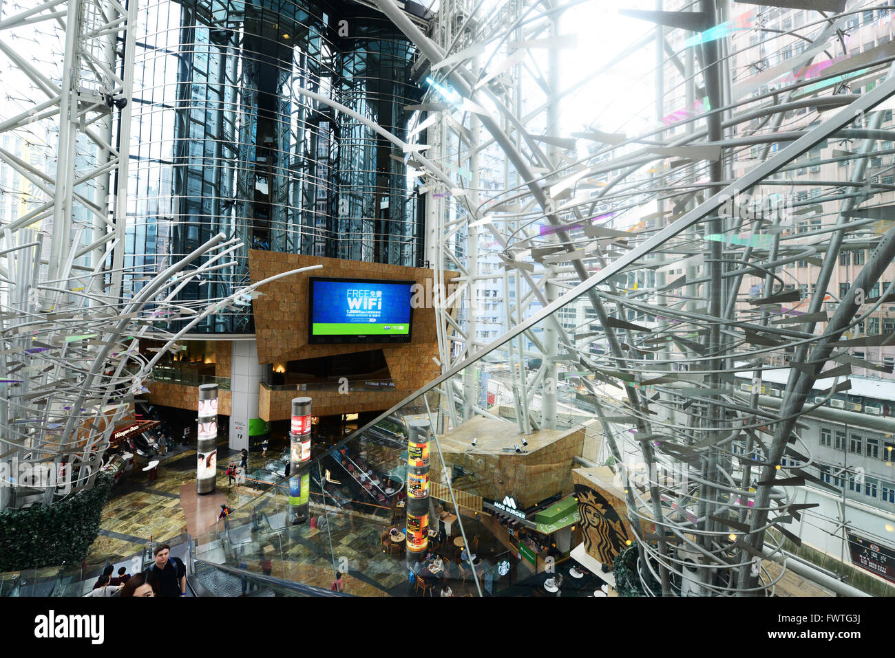 L'interno del Langham Place Shopping Mall a Kowloon. Foto Stock