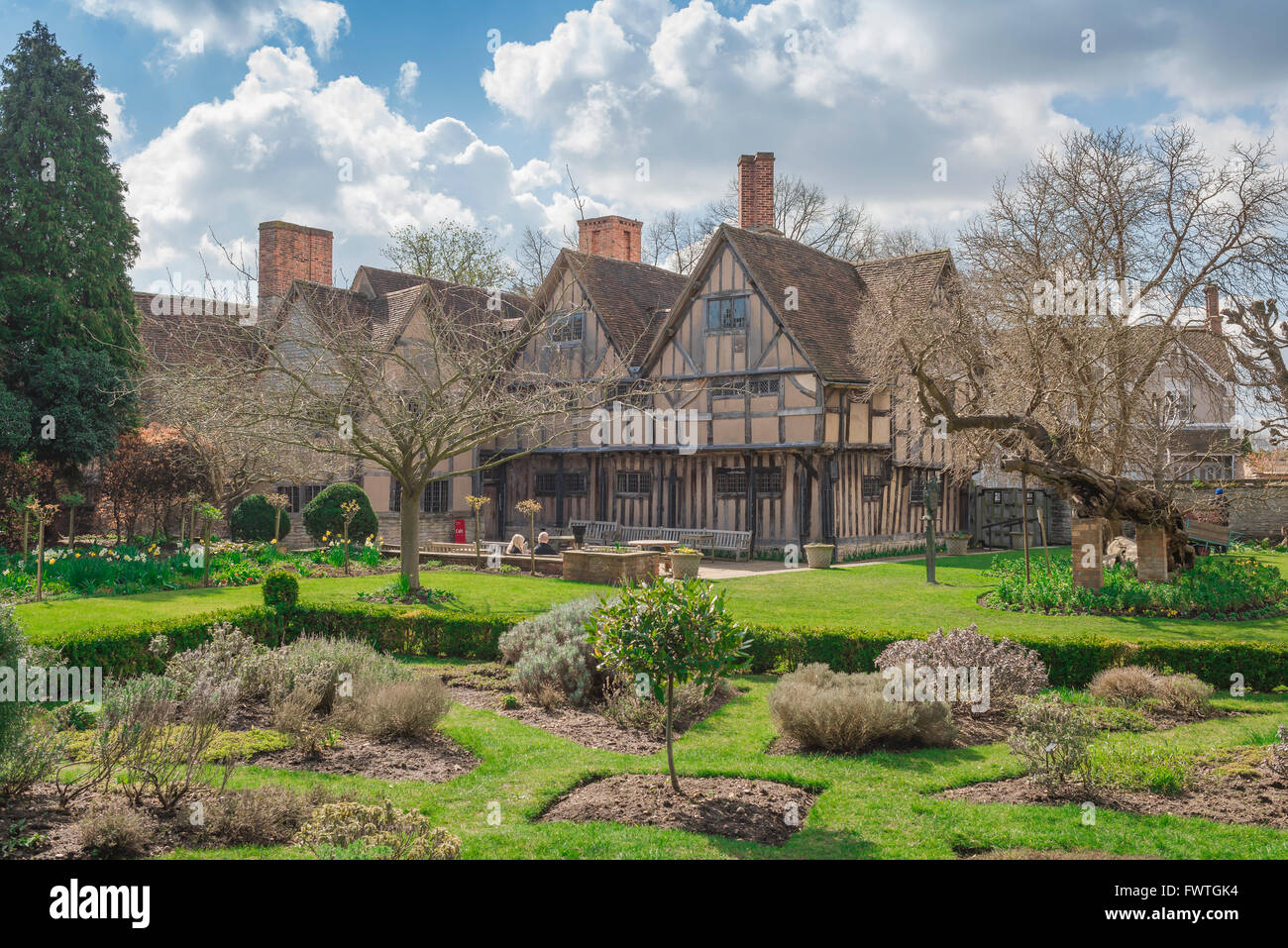 Elizabethan House Garden, vista sul retro di Hall's Croft, casa della figlia di Shakespeare Susanna e del marito Dr John Hall, Stratford Upon Avon. Foto Stock