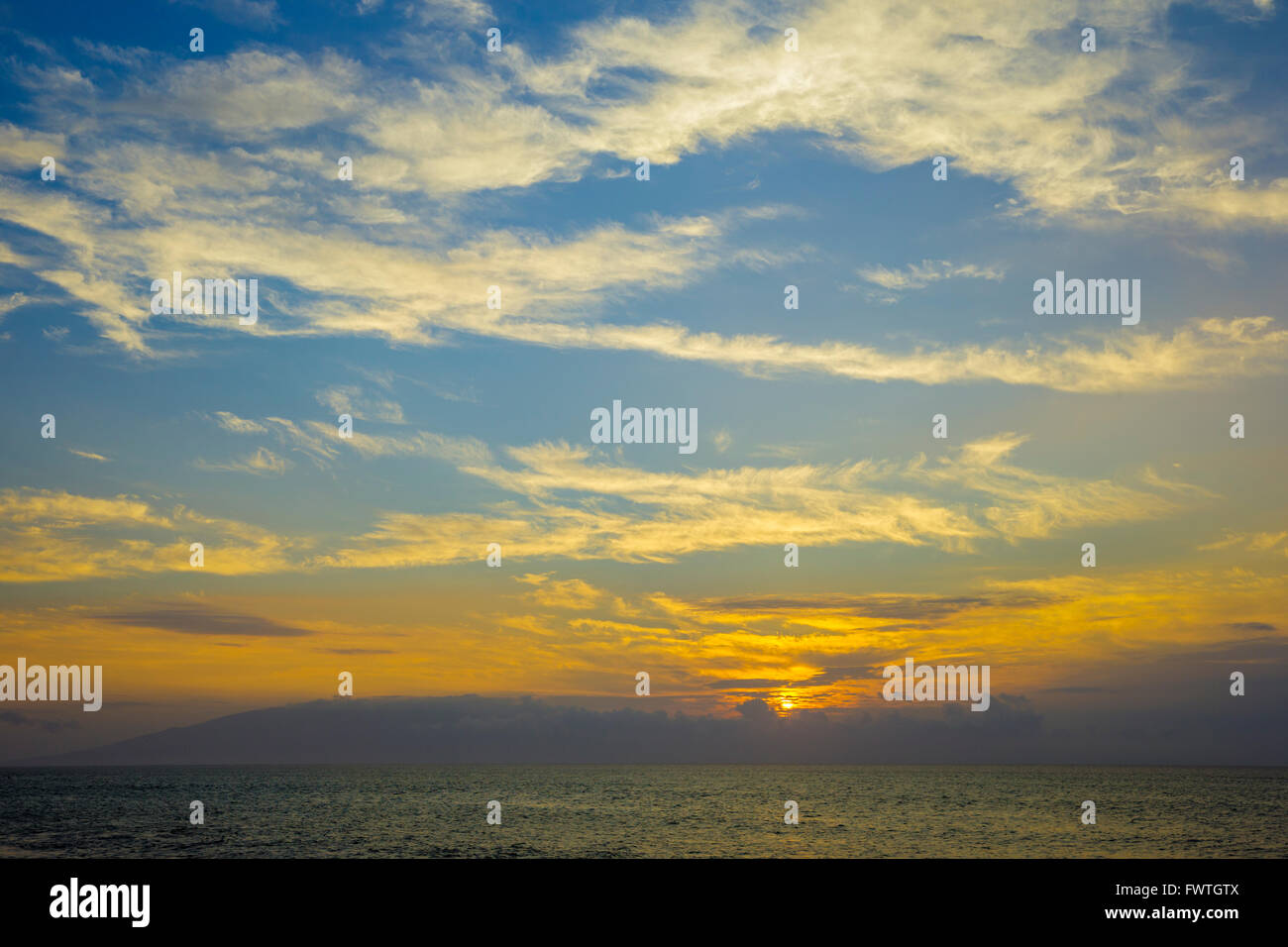 Lanai tramonto visto da Maui Foto Stock