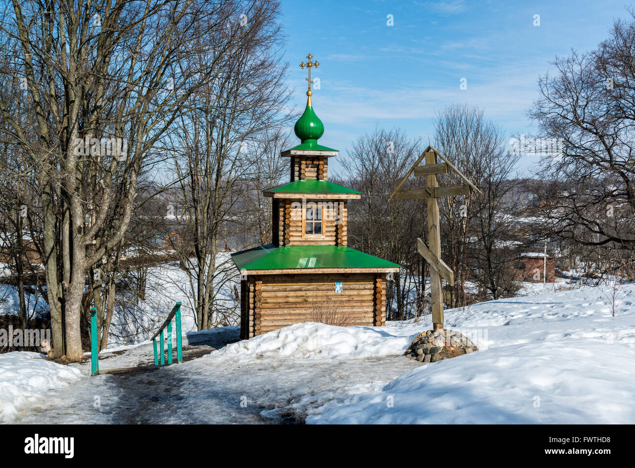 Cappella sulla sorgente di acqua santa nella città di Tutaev, Russia Foto Stock