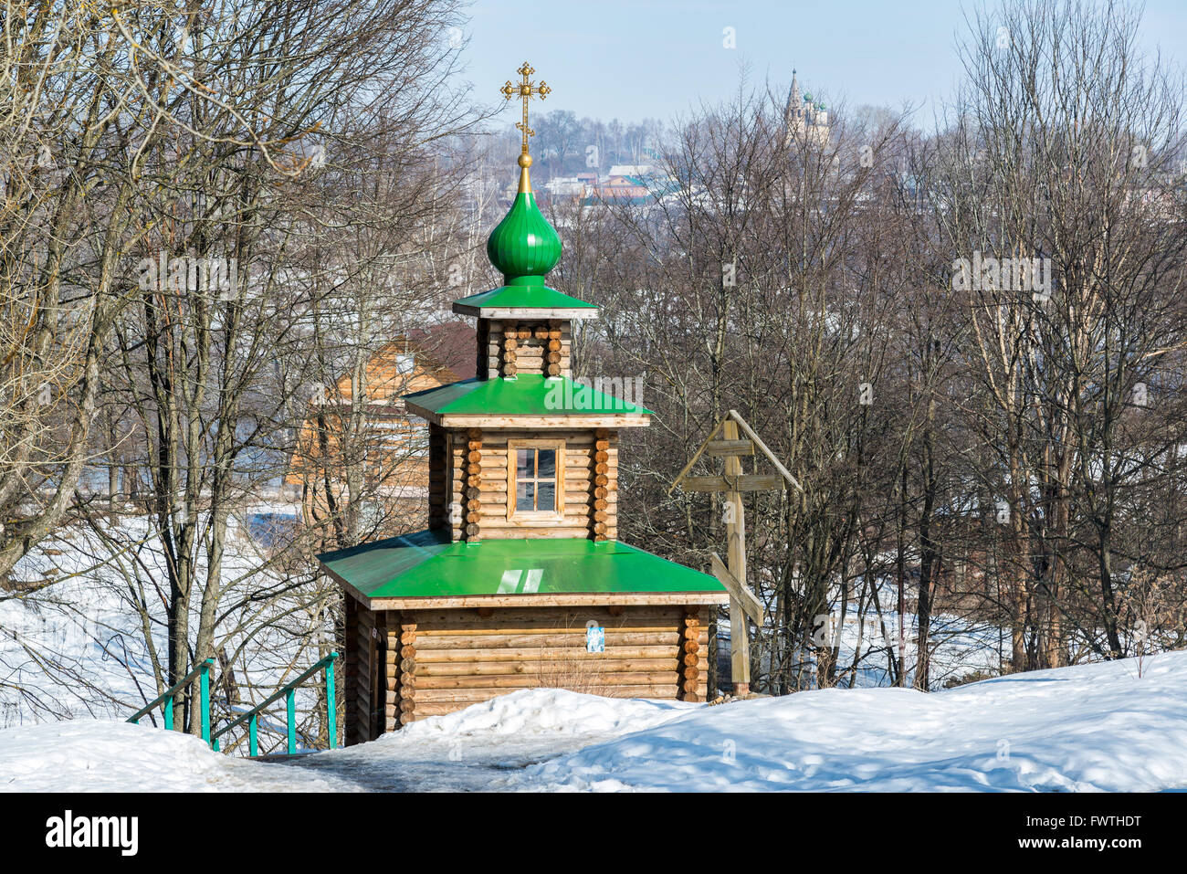 Cappella sulla sorgente di acqua santa nella città di Tutaev, Russia Foto Stock