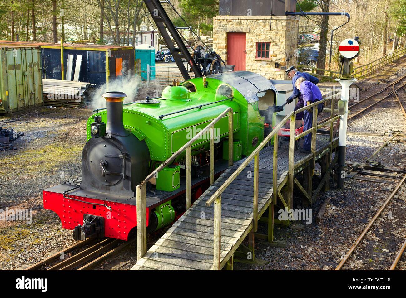 South Tynedale Railway. Treno a vapore barbiere. Caricata con carbone a Alston Station. Alston, Cumbria, England, Regno Unito, Europa Foto Stock