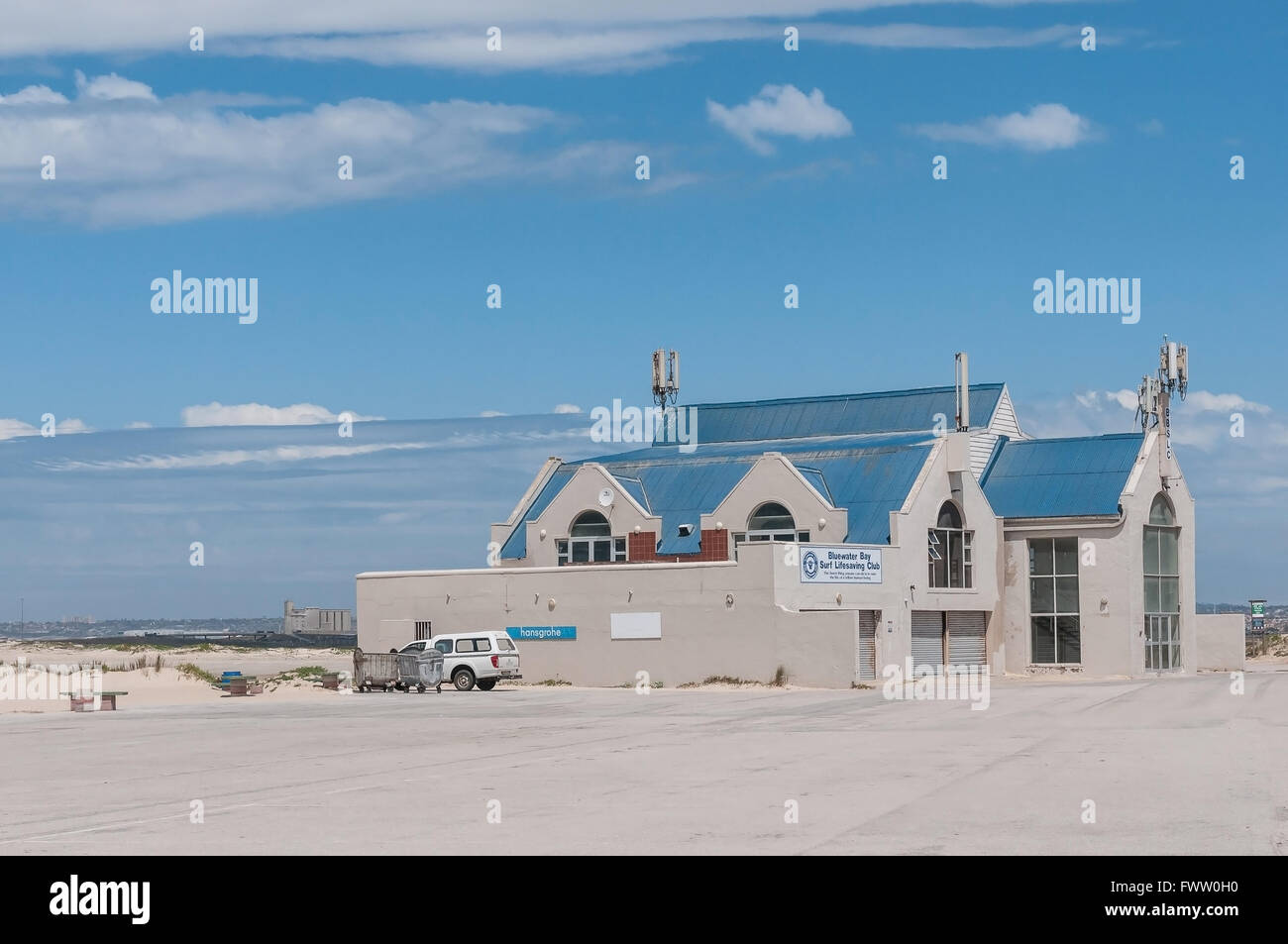 PORT ELIZABETH, SUD AFRICA - 26 febbraio 2016: l'edificio del Bluewater Bay Surf Club salvavita Foto Stock