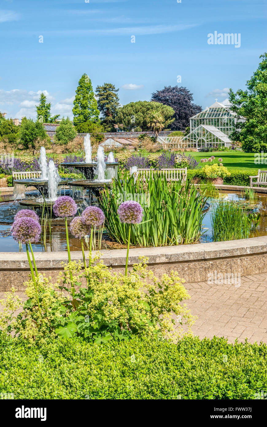 Fontana della Cambridge University Botanic Garden, Inghilterra | Springbrunnen Botanischen im Garten der Universitaet Cambridge Foto Stock