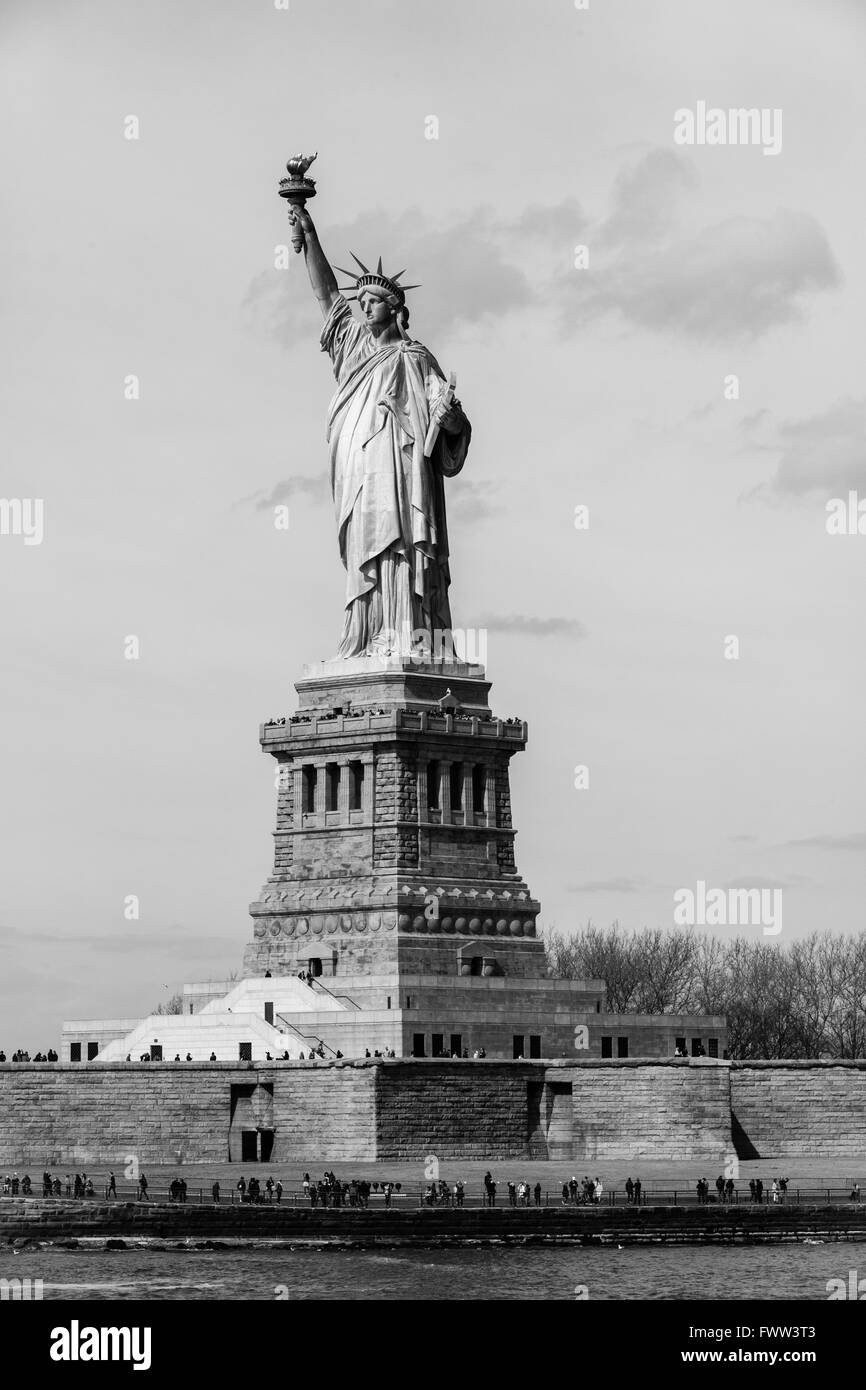 Statua della Libertà fotografata da Staten Island Ferry, New York City, Stati Uniti d'America. Foto Stock