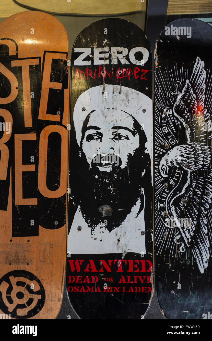Skateboard con un'immagine di Osama bin Laden Foto Stock