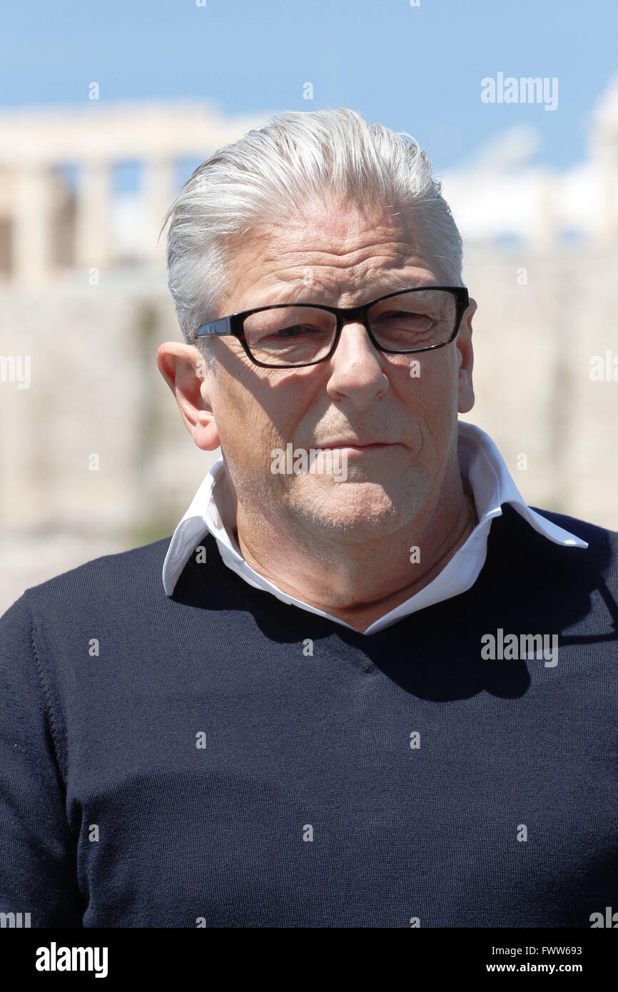 Rinomato belga artista multidisciplinare, regista e coreografo Jan Fabre dà una conferenza stampa presso l'acropoli mu Foto Stock