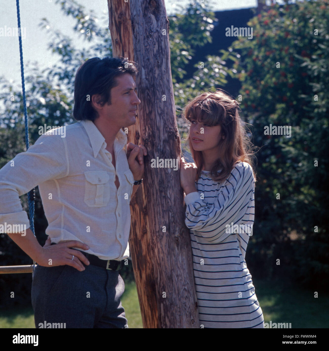 Deutsche Schauspielerin Nastassja Kinski und Schauspieler Christian Quadflieg bei den Dreharbeiten zu " Tatort: Reifezeugnis', Deutschland 1970er Jahre. Attrice tedesca Nastassja Kinski e attore Christian Quadflieg, Germania degli anni settanta. Foto Stock