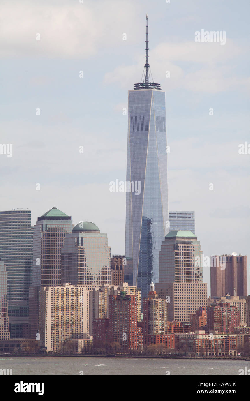 Un centro commerciale edificio o la Freedom Tower, Manhattan, New York City, Stati Uniti d'America. Foto Stock