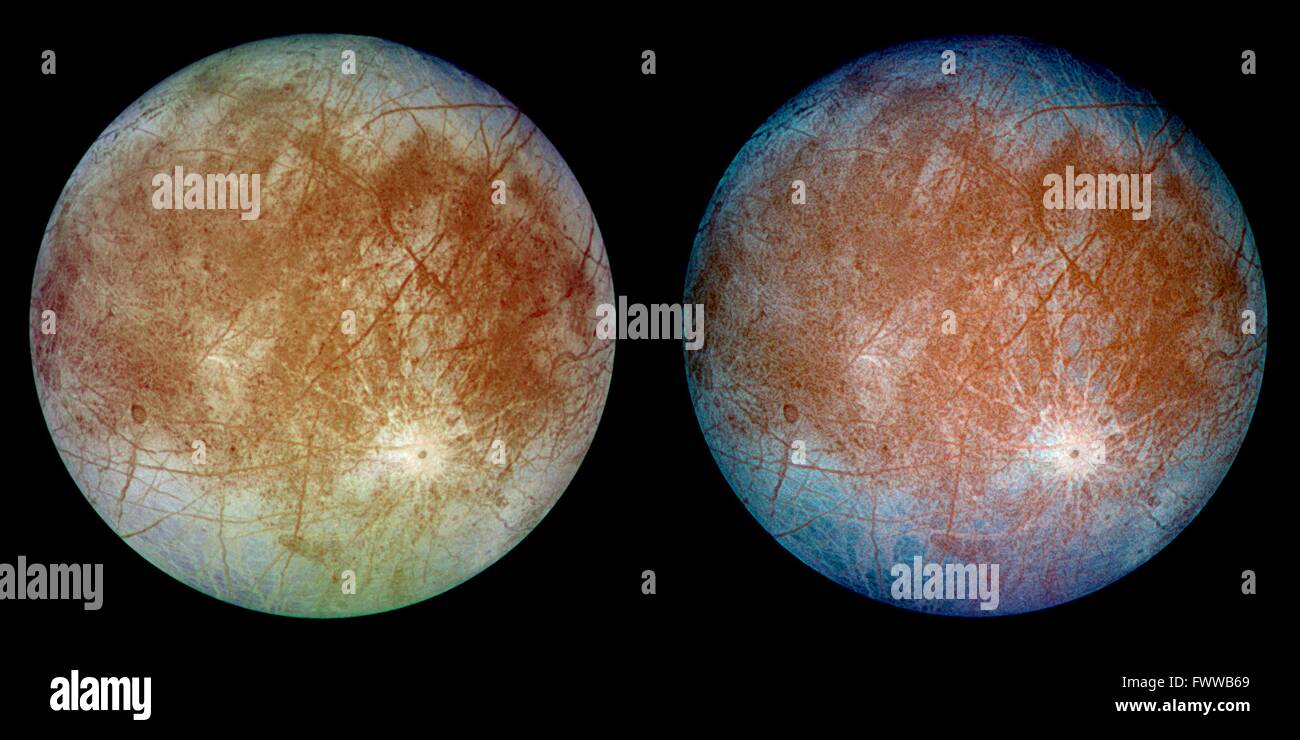 Questa immagine mostra una vista del trailing emisfero di giove-ghiaccio coperto satellite, Europa, circa in colore naturale. Lungo le linee scure sono le fratture nella crosta, alcune delle quali sono più di 3 mila chilometri. La Bright includono contenente una centrale di macchia scura nel terzo inferiore dell'immagine è una giovane cratere da impatto una cinquantina di chilometri di diametro. Europa è circa 3,160 chilometri di diametro, o circa le dimensioni della Terra alla Luna. Questa immagine è stata scattata il 7 settembre 1996, in corrispondenza di un intervallo di 677,000 chilometri da allo stato solido di imaging telecamera a bordo della navicella spaziale di Galileo. Foto Stock